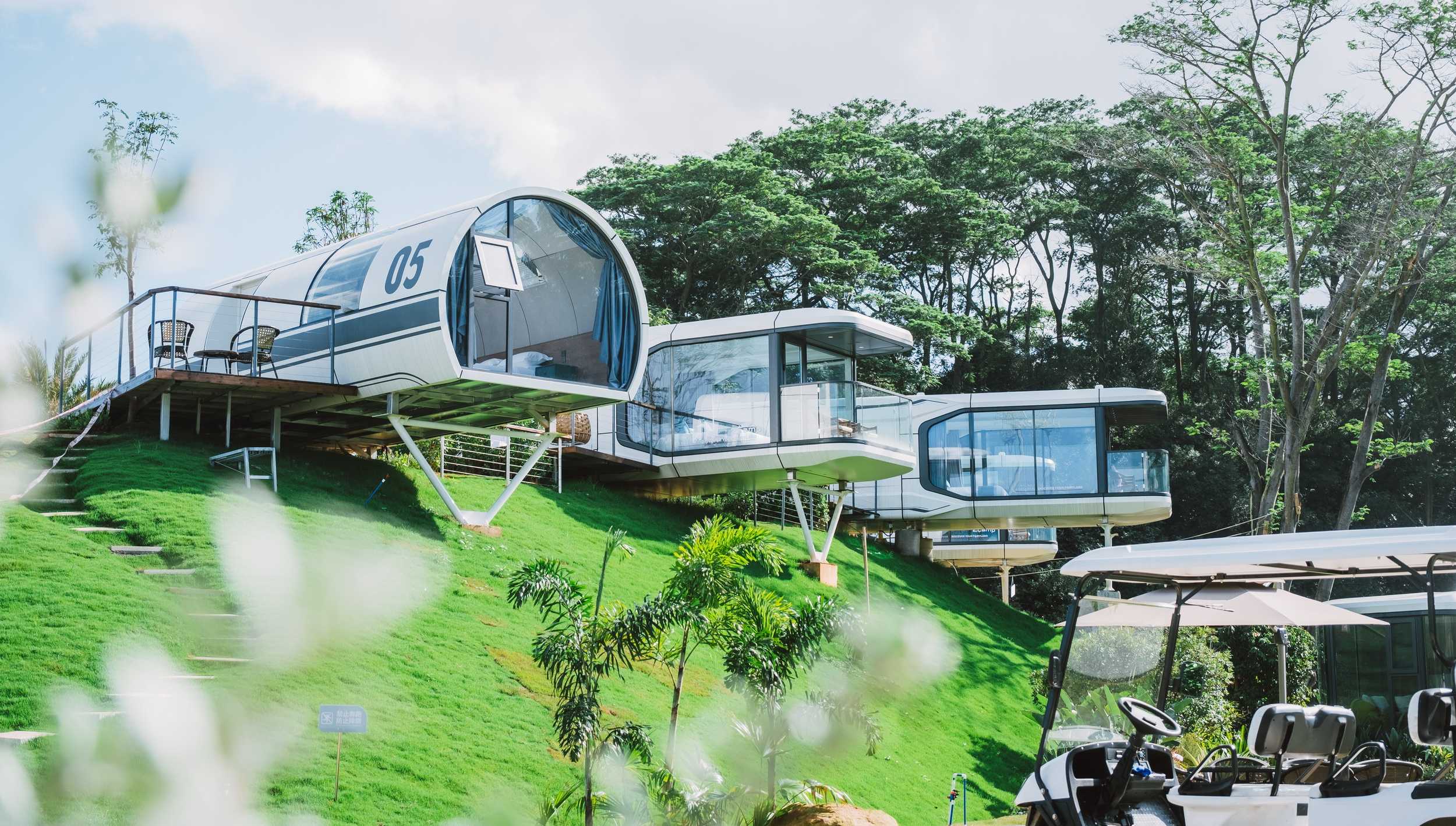 Volferda space capsule house, with natural wind and scenery